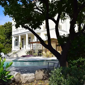 https://armenonville.fr-provencehotel.com